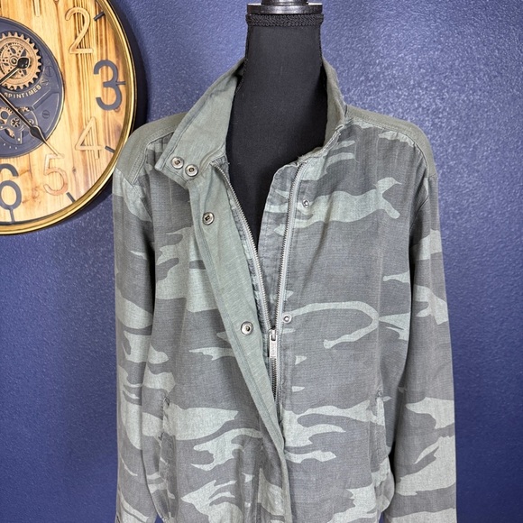 Splendid Ford Camo Jacket, Sage Green Multi, Size Large - Picture 3 of 9